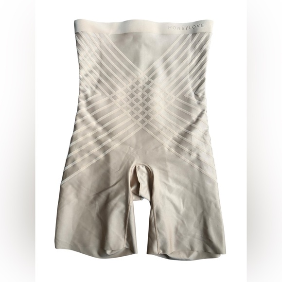 NWT HONEYLOVE Silhouette High-Waist Short in tan size large. - Picture 5 of 8